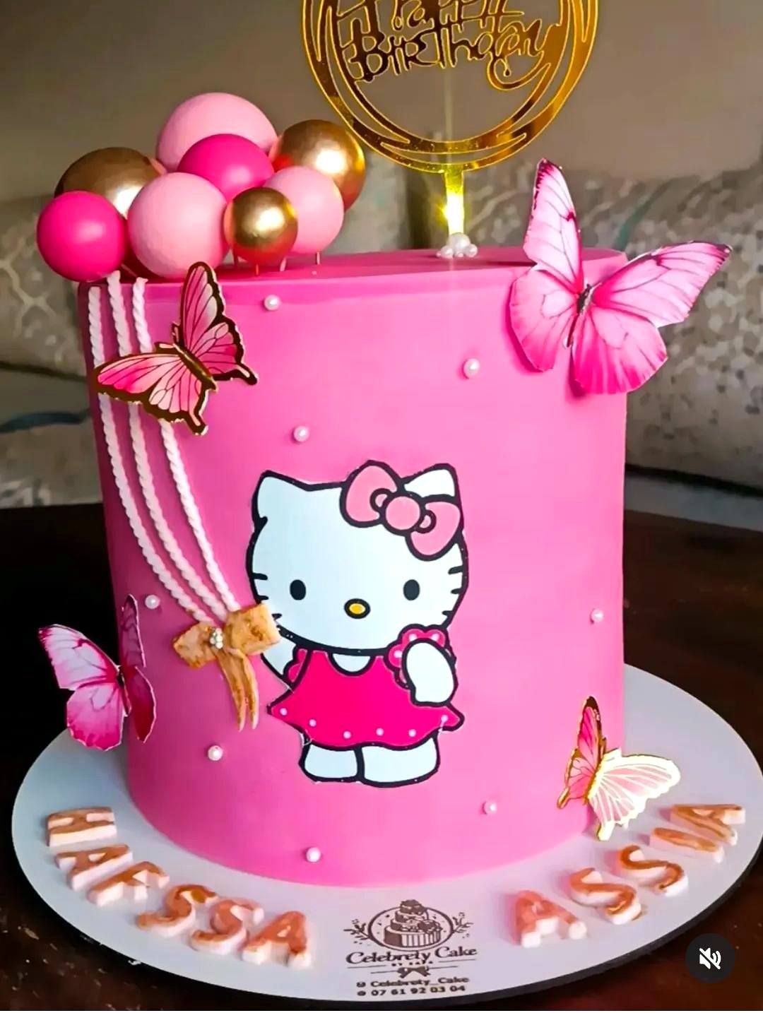 Gâteau d'anniversaire rose personnalisé Hello Kitty